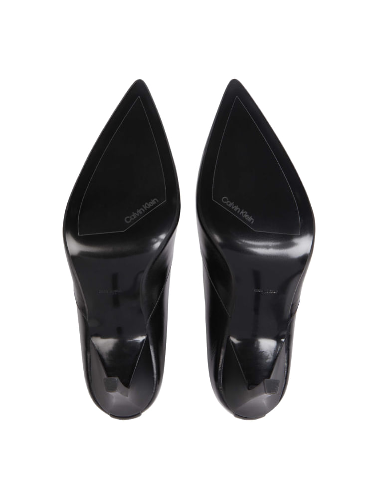 HW0HW01638_0987_5-SCARPIN-CALVIN-KLEIN-BASICO-EM-COURO