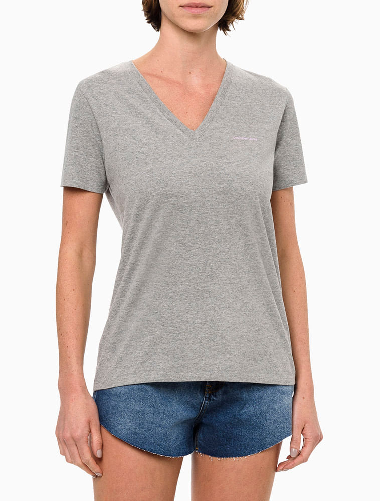 CKJF101_0966_1-CAMISETA-MC-V-CKJ-FEM-LOGO-BASICO-PEITO