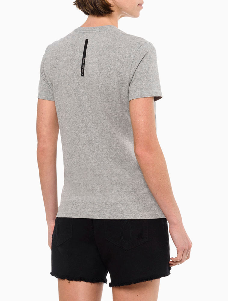 CKJF100_0966_3-CAMISETA-MC-CKJ-FEM-LOGO-BASICO-PEITO