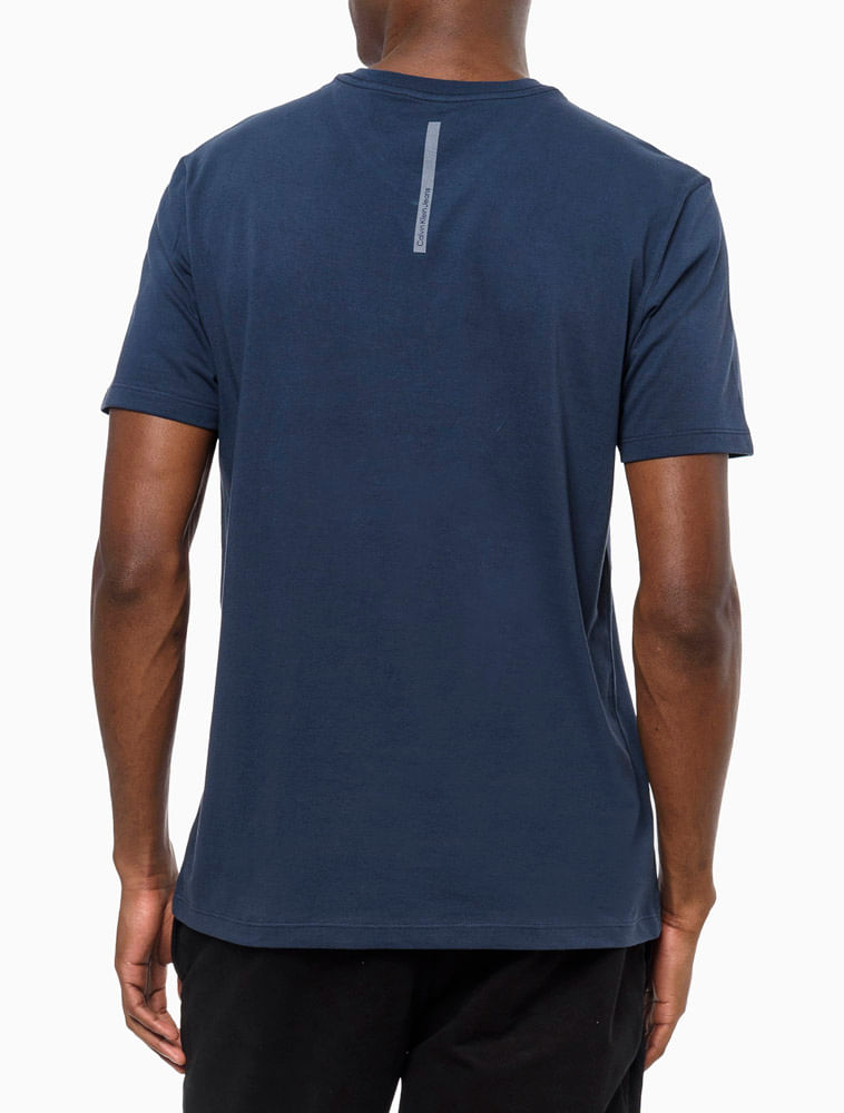 CKJM100_0598_3-CAMISETA-DEC-V-MC-CKJ-MASC-LOGO-RET-PEI
