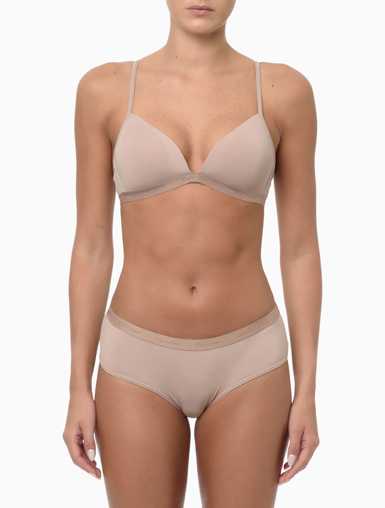 MAR4093_0212_1-SUTIA-TRIANGULO-CK-SOFT-TOUCH