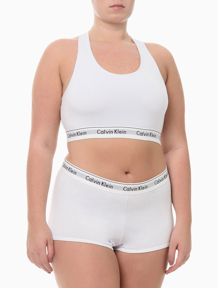 Calvin Klein Underwear lança linha feminina Plus Size no Brasil