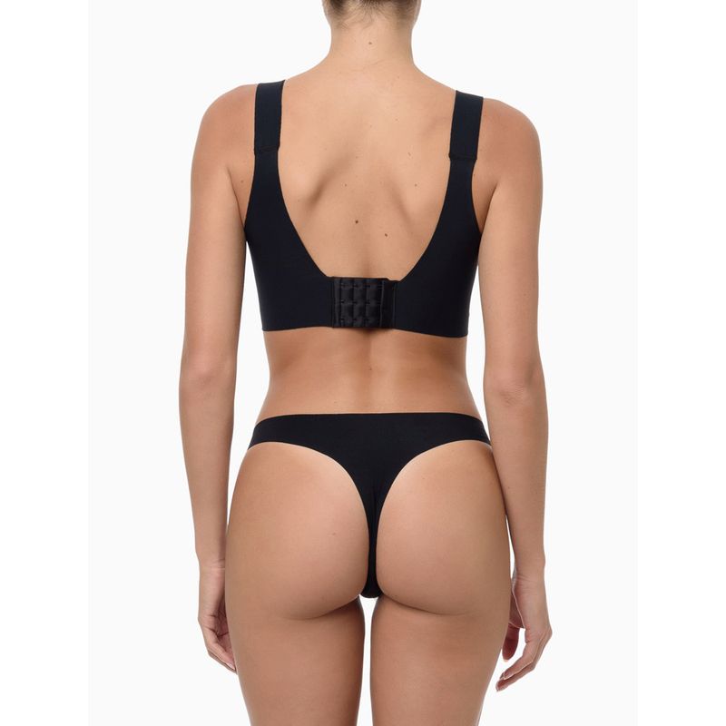 Soutien desportivo de mulher Calvin Klein tipo top sem aro · Calvin Klein ·  El Corte Inglés