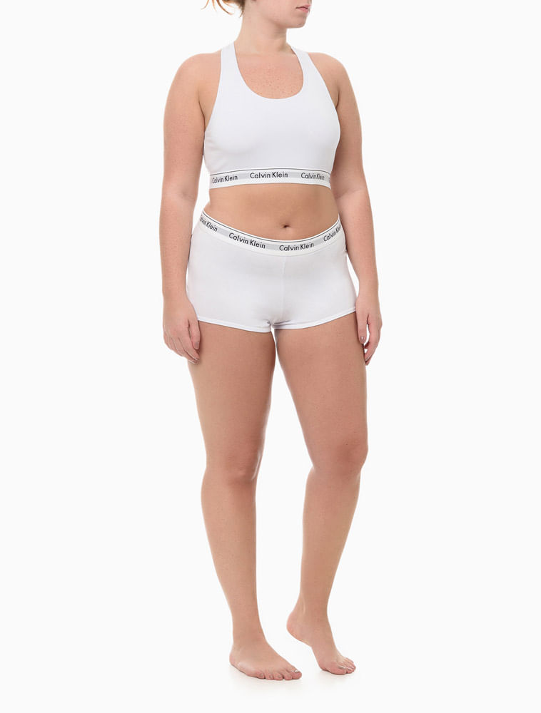 Eba! Calvin Klein lança coleção plus size de peças underwear no