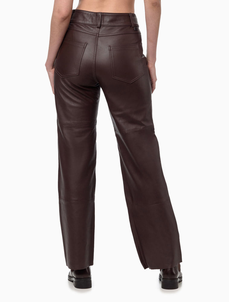 CF4OF10CL026_0778_3-CALCA-5-POCKETS-COURO-ESTONADO