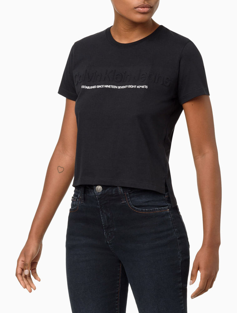 CF4PC01BC111_0987_1-CAMISETA-CKJ-FEM-LOGO-STABLISHED