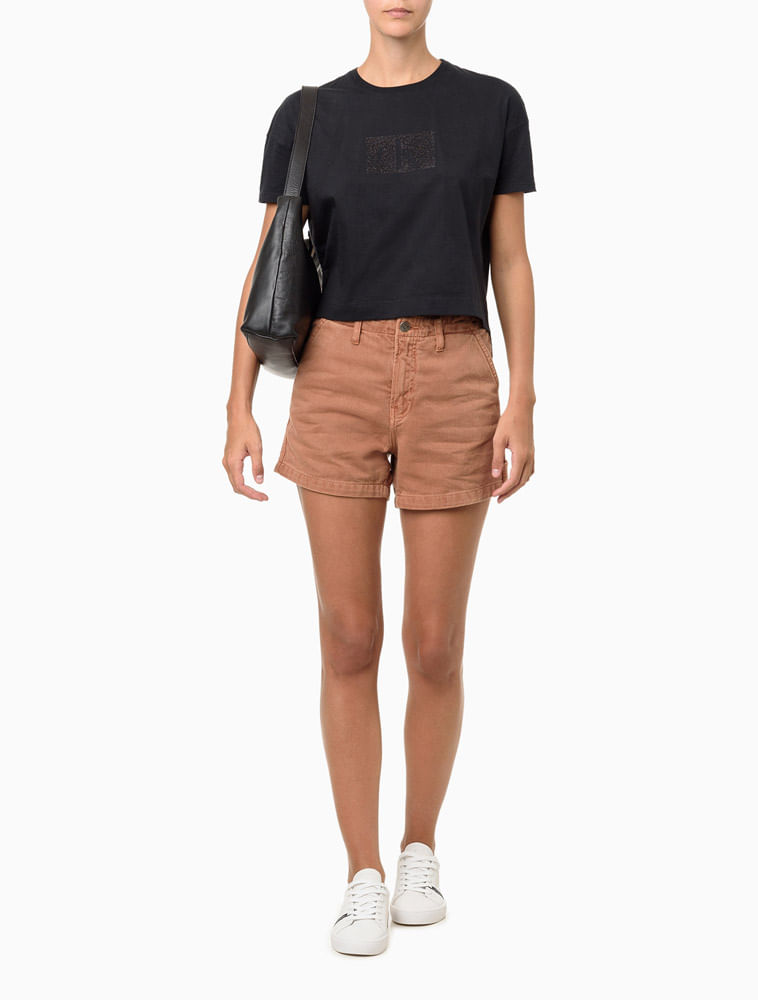 CF4PC01BC114_0987_2-CAMISETA-CKJ-FEM-LOGO-RELEVO-PINO