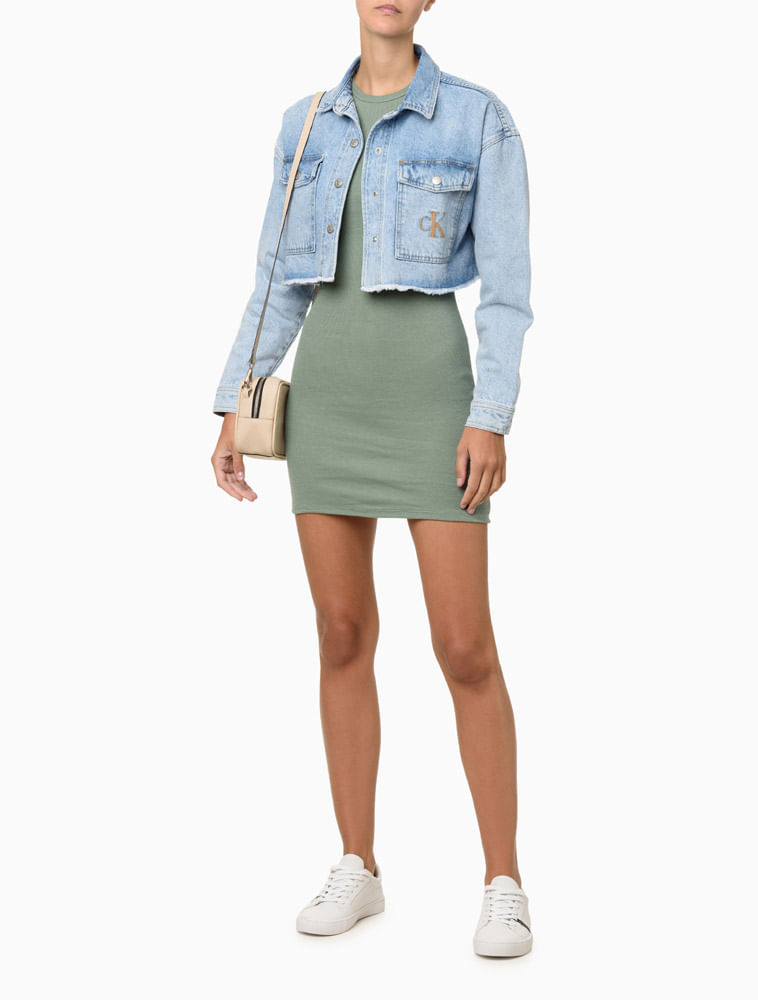 CF4PS64OJ099_0505_2-OVERSHIRT-CROPPED-JEANS-COM-BORDADO