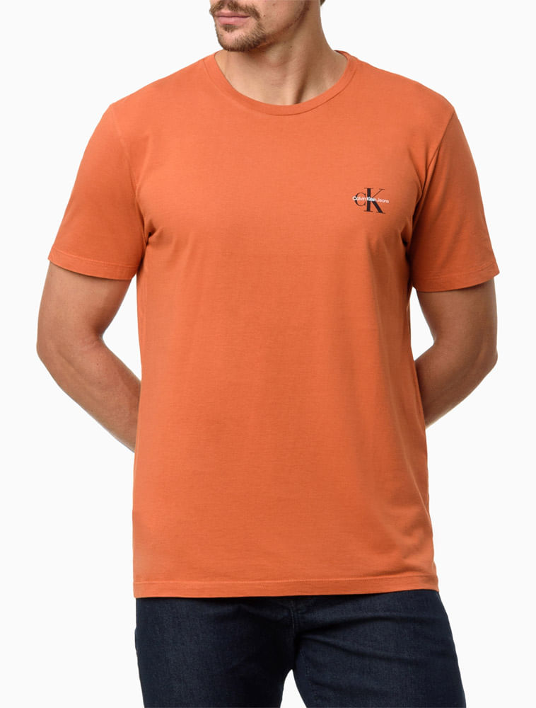 CKJM103G_0981_1-CAMISETA-MC-CKJ-MASC-REISSUE-PEITO