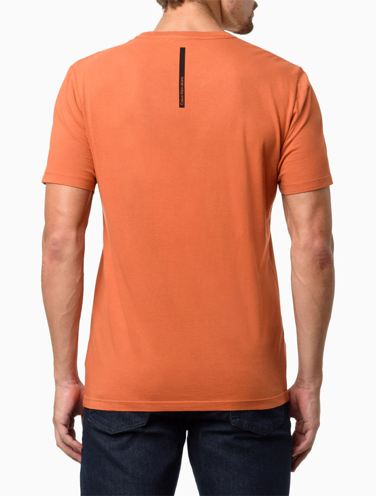 CKJM103G_0981_3-CAMISETA-MC-CKJ-MASC-REISSUE-PEITO