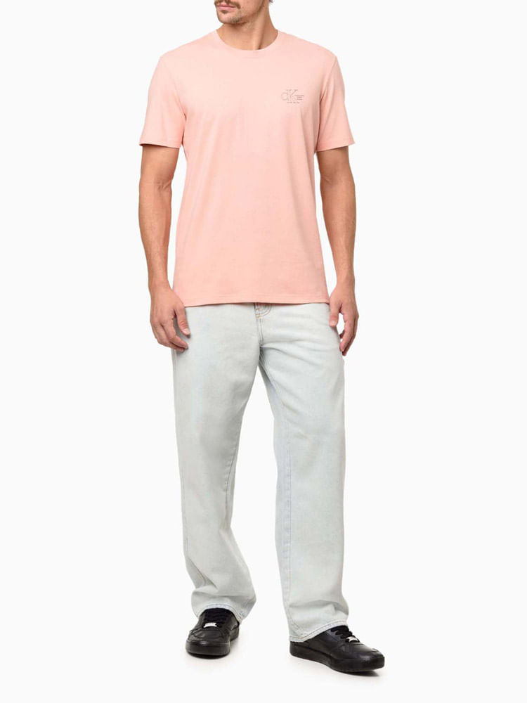 CKJM119G_0222_2-CAMISETA-MC-CKJ-LOGO-CK-NATURALS-PEITO