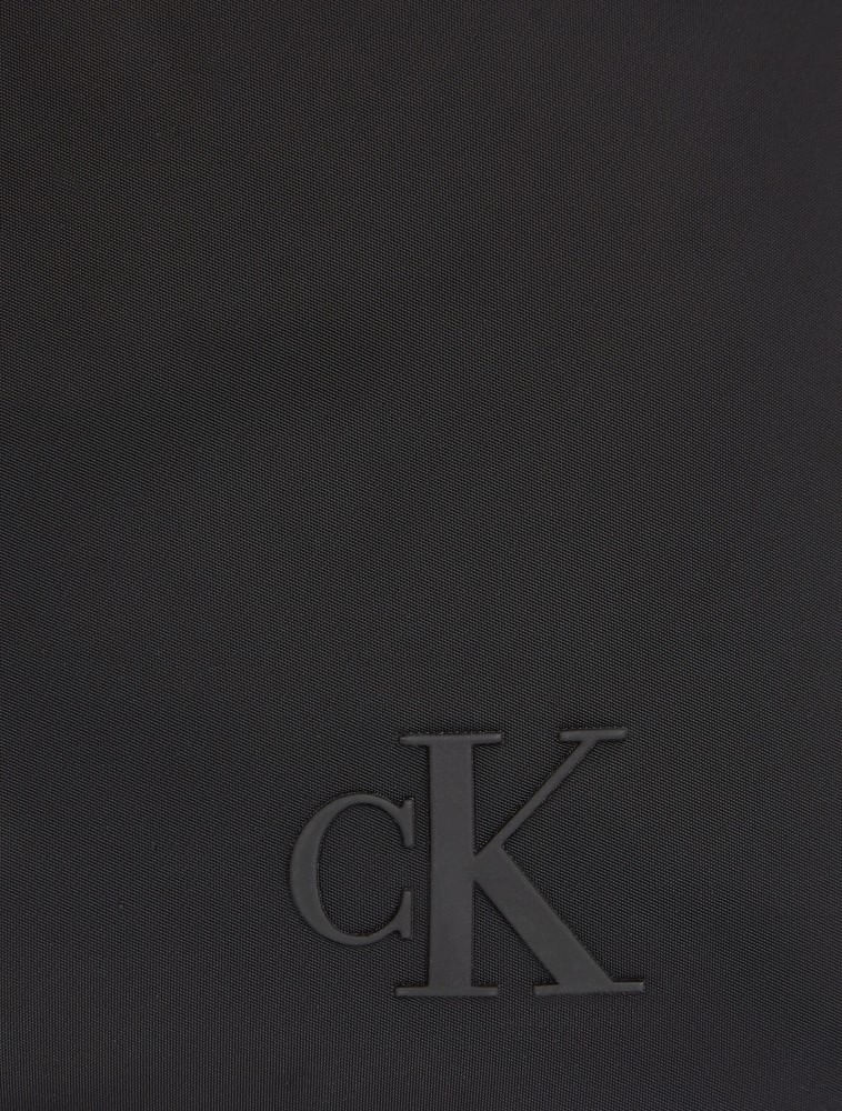 K50K511784_0987_3-MOCHILA-CKJ-MASC-LOGO-NA-ALCA