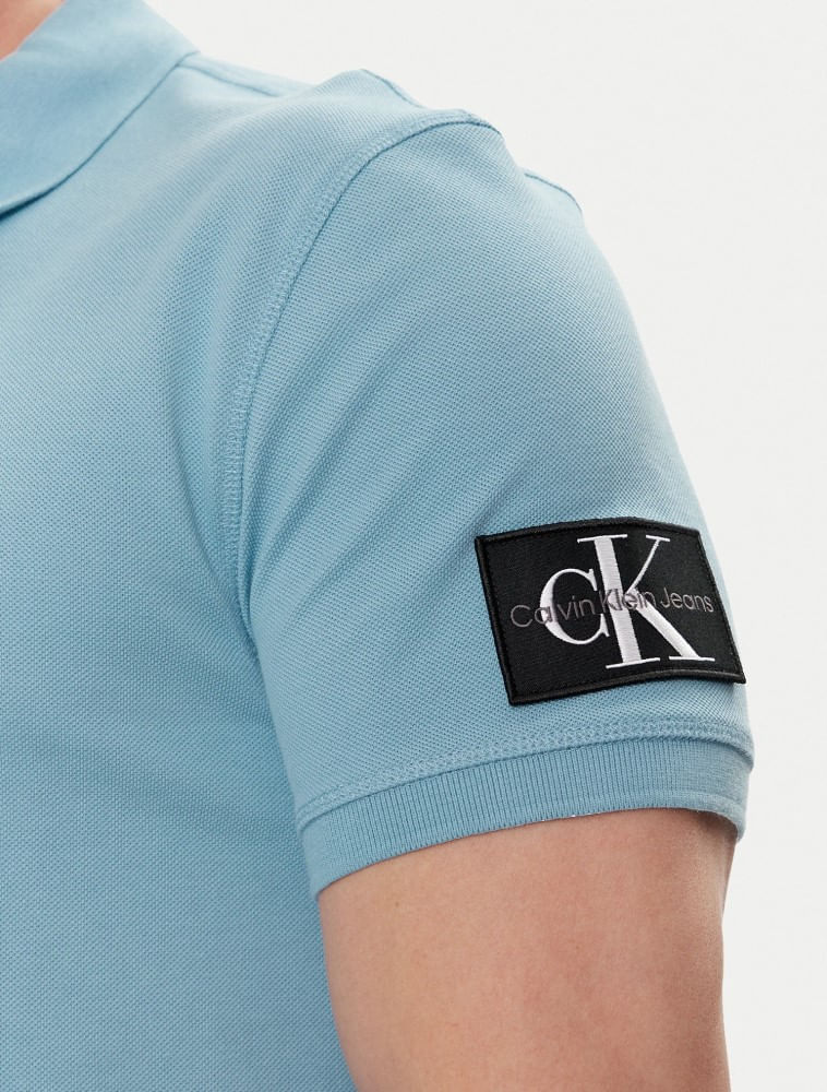 J30J323394_0505_5-POLO-M-C-CKJ-ETIQUETA-MANGA