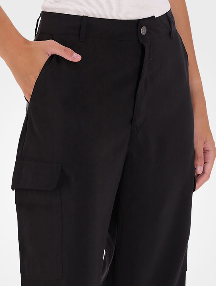 CF4PW10CP070_0987_2-CALCA-COM-BOLSOS-CARGO