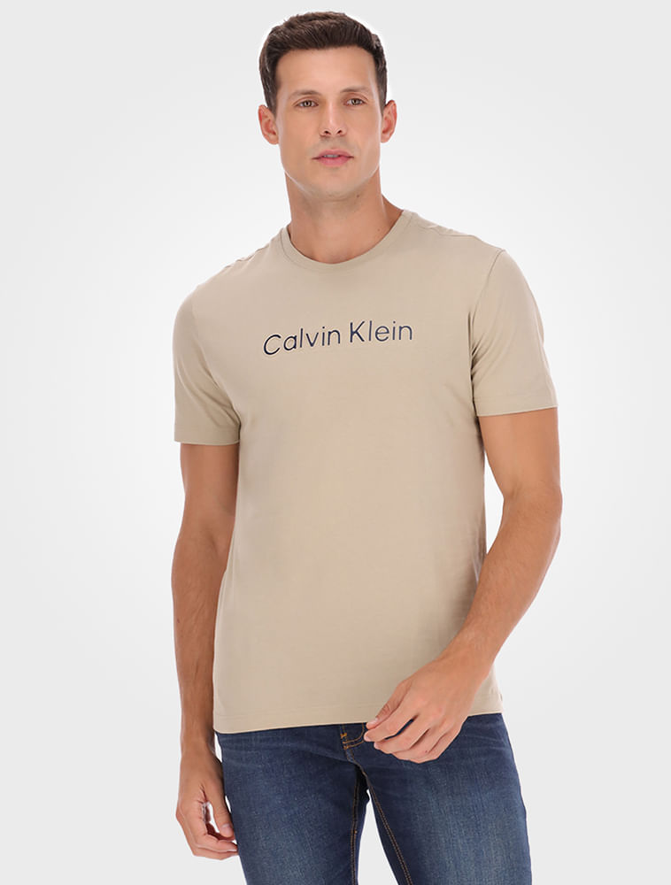 CM4PW01TC660_0712_1-CAMISETA-MC-CK-MASC-EMBOSSED-COLOR