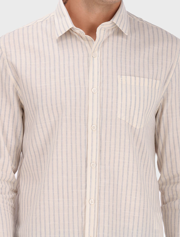 CM4PW03CR418_0505_2-CAMISA-ML-REGULAR-COM-BOLSO