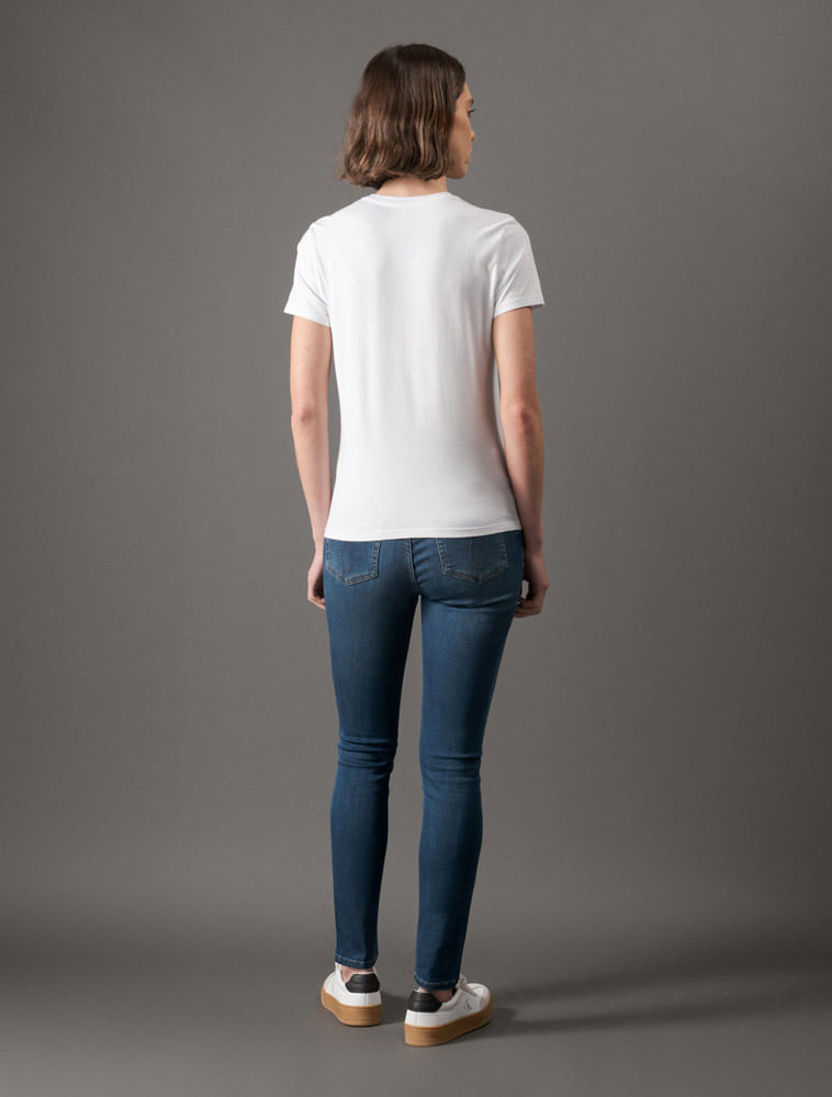 CKJF100_0900_2-CAMISETA-CKJ-FEM-MICROLOGO-PEITO