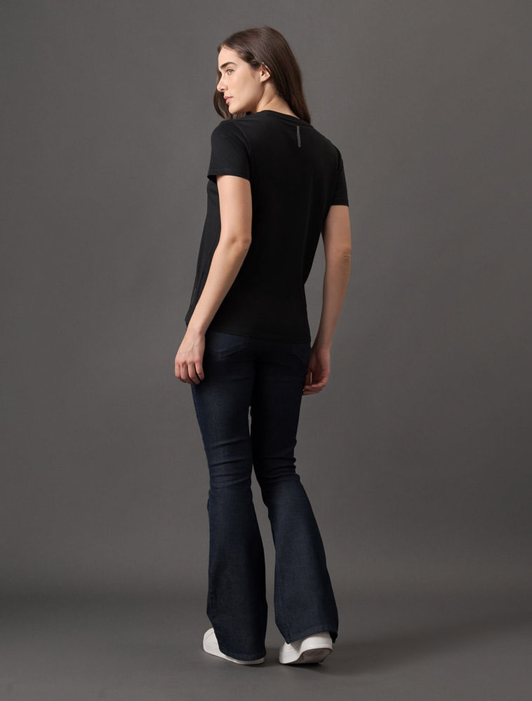 CKJF05_0987_2-CAMISETA-CKJ-FEM-M-C-ESSENTIALS-GOLA-V