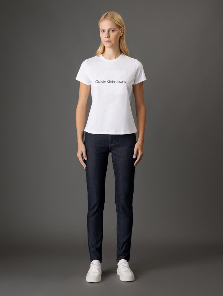 CKJF106_0900_3-CAMISETA-CKJ-FEM-LOGO-EMBOSSED