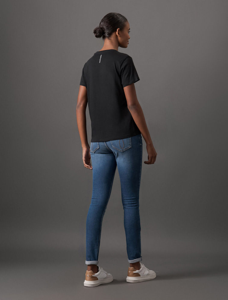 CKJF04_0987_2-CAMISETA-CKJ-FEM-M-C-ESSENTIALS
