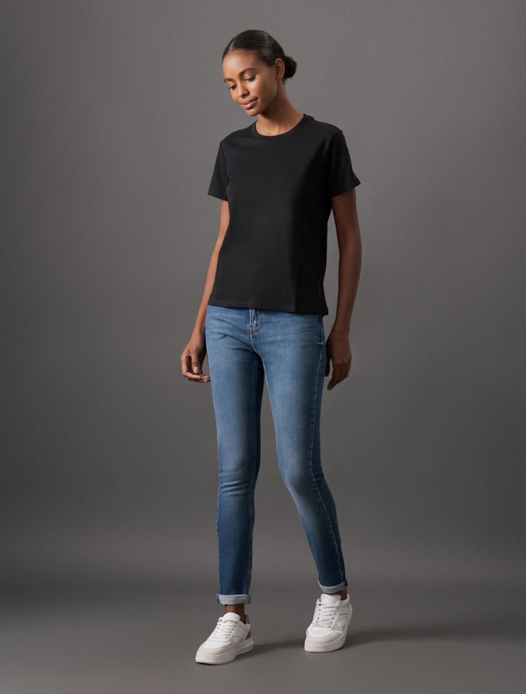 CKJF04_0987_3-CAMISETA-CKJ-FEM-M-C-ESSENTIALS