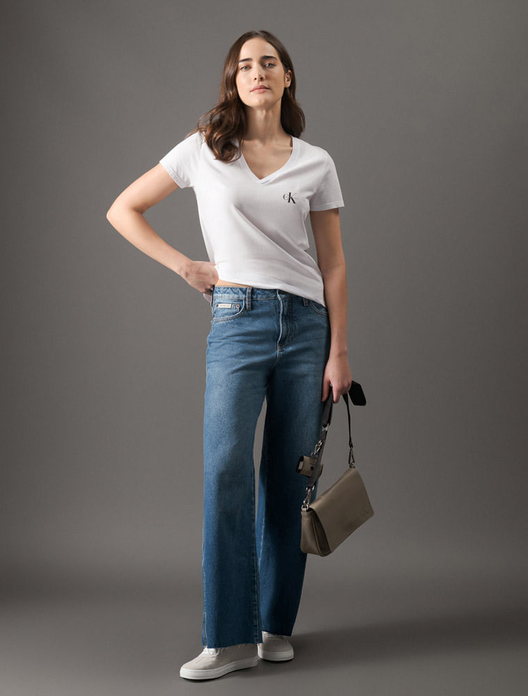 CKJF123_0900_3-CAMISETA-CKJ-FEM-DECOTE-V-REISSUE
