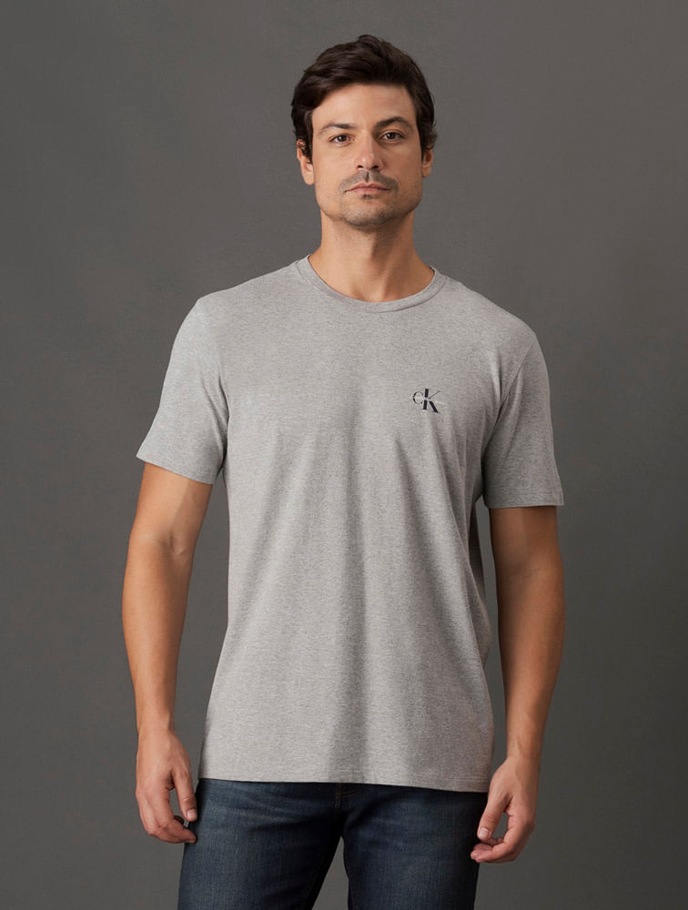 CKJM103_0966_1-CAMISETA-MC-CKJ-MASC-REISSUE-PEITO