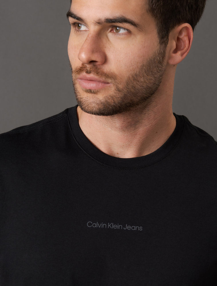 CKJM106_0987_4-CAMISETA-MC-CKJ-MASC-LOGO-CENTRALIZADO