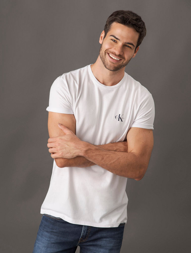 CKJM103_0900_5-CAMISETA-MC-CKJ-MASC-REISSUE-PEITO