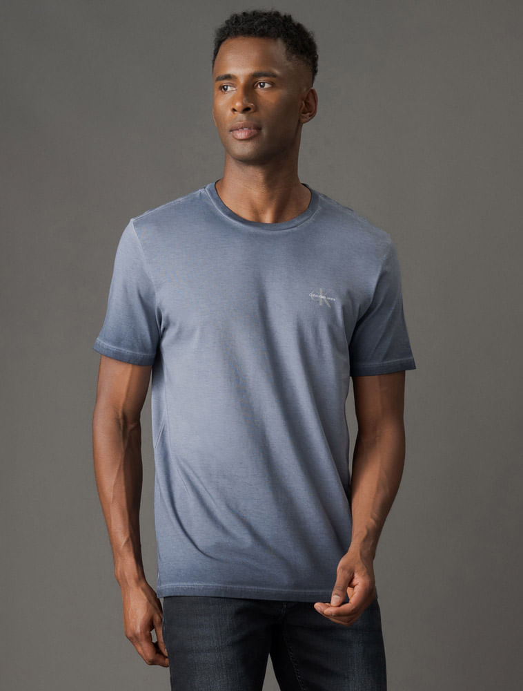 CKJM113_0598_1-CAMISETA-MC-CKJ-MASC-REISSUE-TINTO-SUJO