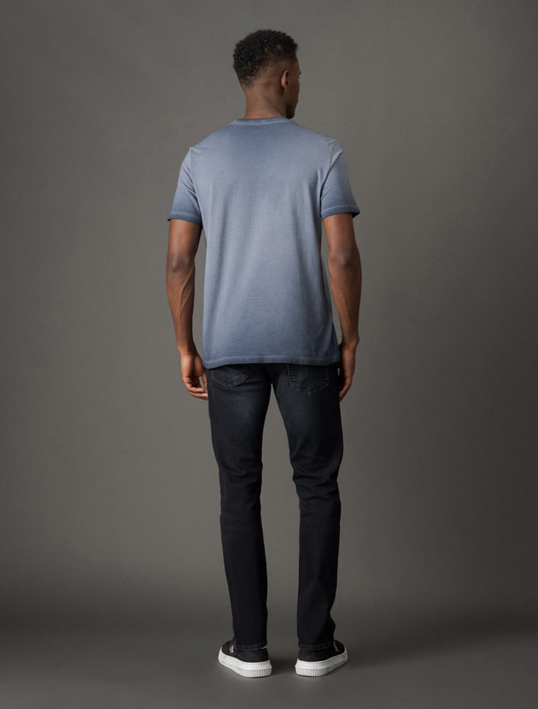 CKJM113_0598_2-CAMISETA-MC-CKJ-MASC-REISSUE-TINTO-SUJO