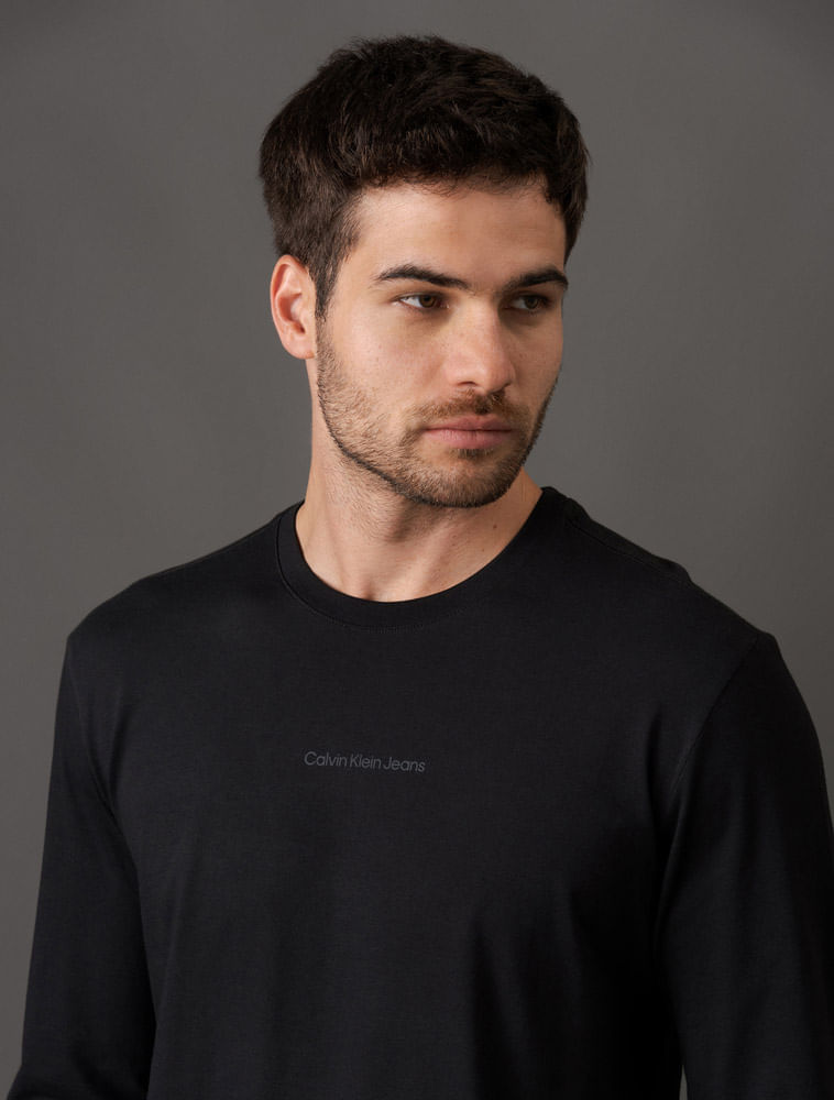 CKJM110_0987_4-CAMISETA-ML-CKJ-MASC-LOGO-CENTRALIZADO