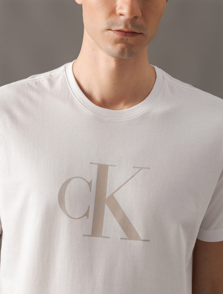 CKJM120_0900_4-CAMISETA-MC-CKJ-MASC-CK-GEL