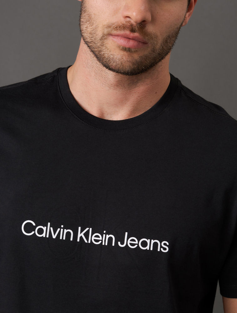 CKJM112_0987_4-CAMISETA-MC-CKJ-MASC-EMBOSSED