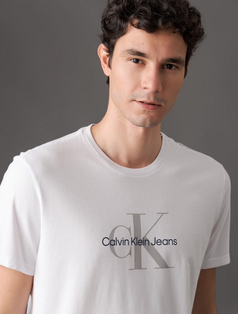 CKJM121_0900_4-CAMISETA-MC-CKJ-MASC-RE-ISSUE