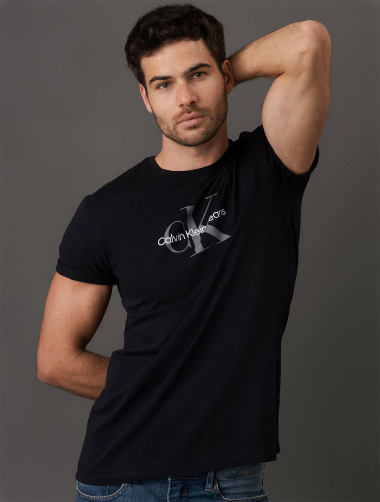 CKJM121_0987_5-CAMISETA-MC-CKJ-MASC-RE-ISSUE