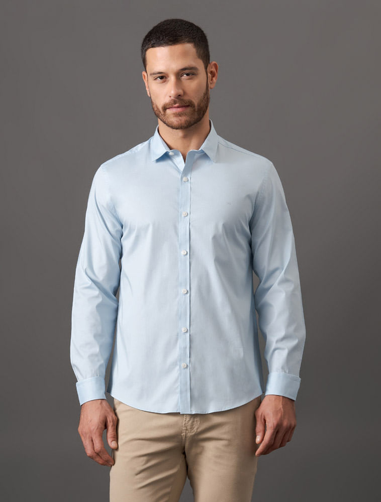 CKJM900C_0505_1-CAMISA-ML-SLIM-LISA-BASICA-LOGO-NO-PEITO