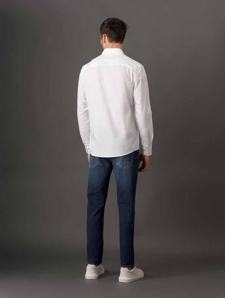 CKJM901_0900_2-CAMISA-ML-REG-LISA-BASICA-LOGO-NO-PEITO