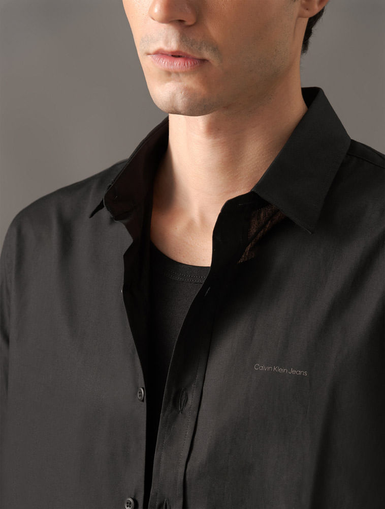 CKJM901_0987_4-CAMISA-ML-REG-LISA-BASICA-LOGO-NO-PEITO