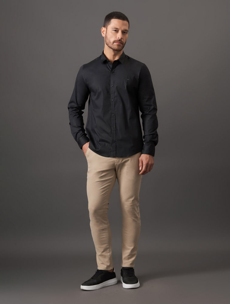 CKJM900C_0987_3-CAMISA-ML-SLIM-LISA-BASICA-LOGO-NO-PEITO