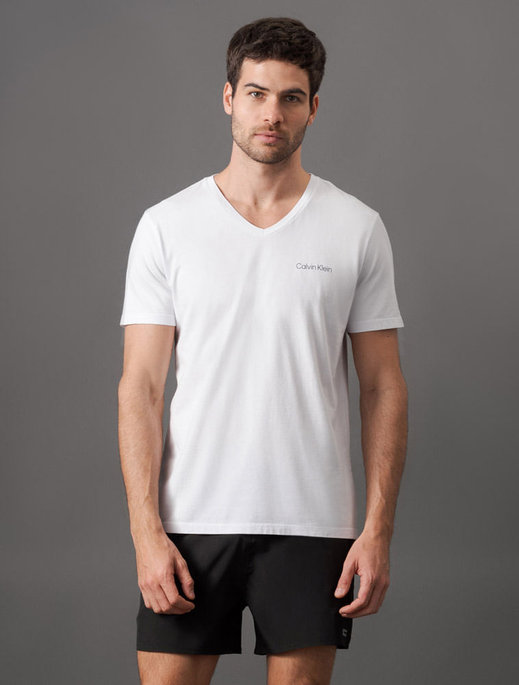 CKSWM102_0900_1-CAMISETA-MC-SWIMWEAR-MASC-DECOTE-V