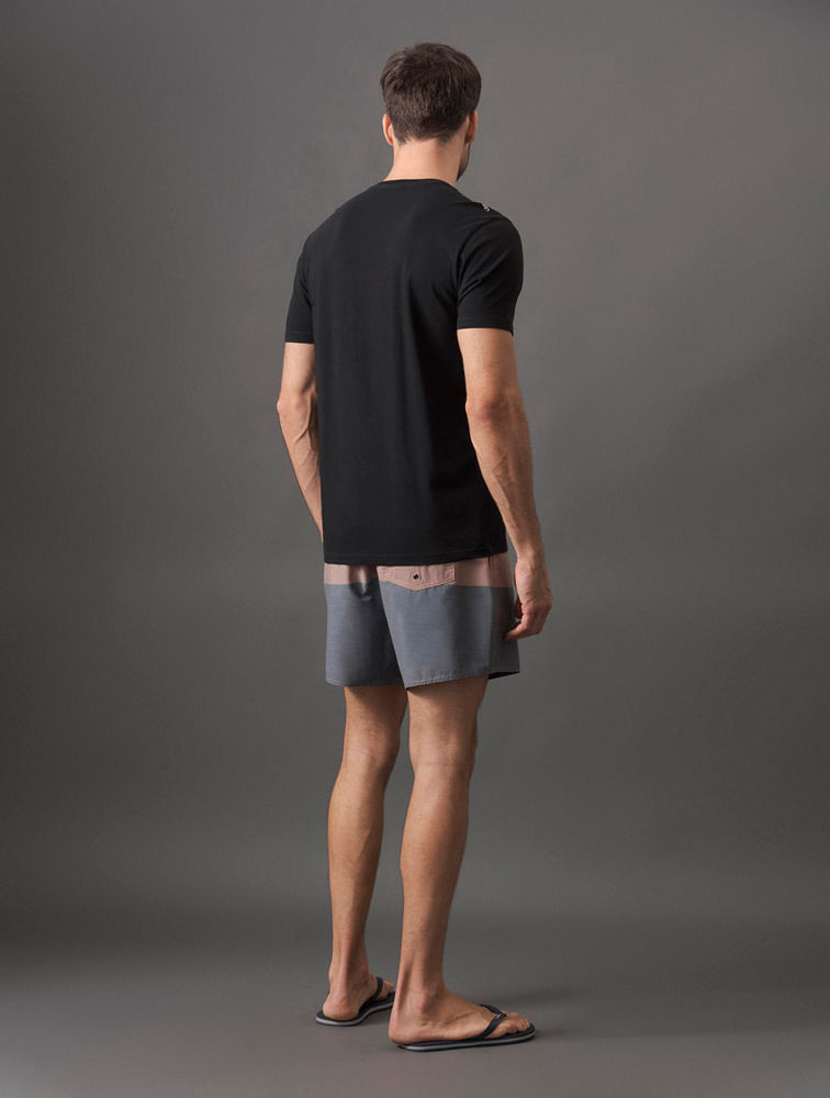 CKSWM100_0987_2-CAMISETA-MC-SWIMWEAR-MASC-LOGO-COSTAS