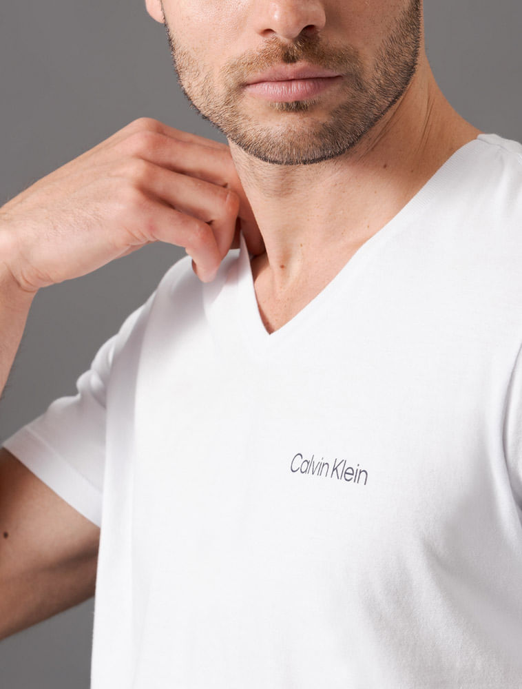 CKSWM102_0900_4-CAMISETA-MC-SWIMWEAR-MASC-DECOTE-V