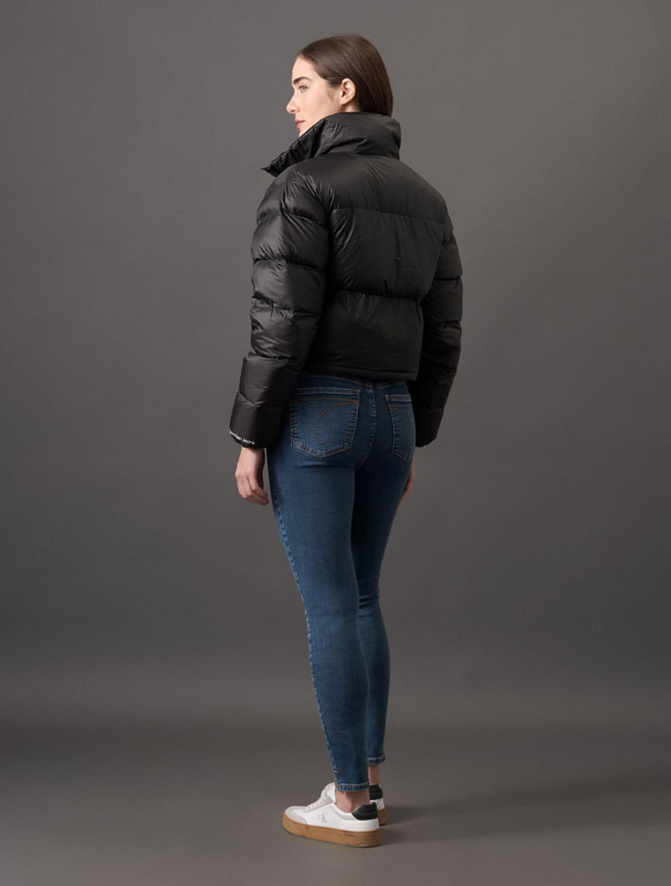 J20J221649_0987_2-JAQUETA-CROPPED-CKJ-EM-MATELASSE