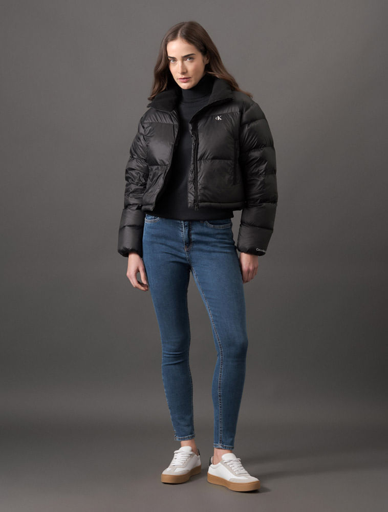 J20J221649_0987_3-JAQUETA-CROPPED-CKJ-EM-MATELASSE