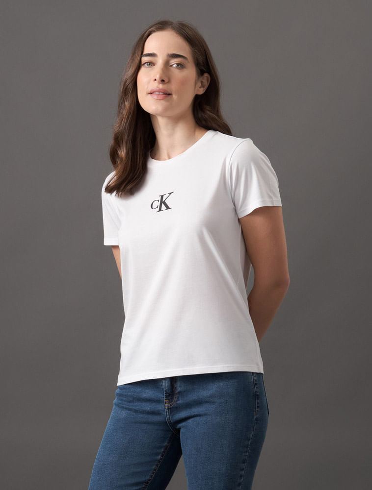 CF5OC01BC161_0900_1-CAMISETA-MC-CKJ-FEM-CK-RUBBER-PATCH