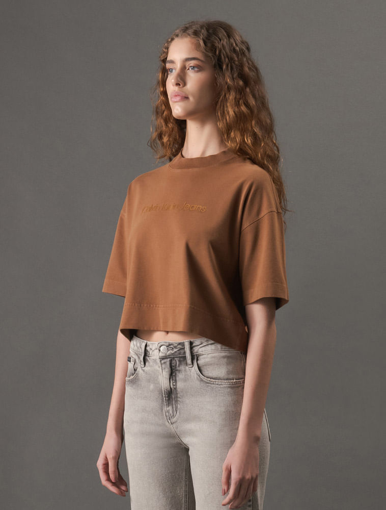 CF5OC01BC195_0769_1-CAMISETA-CKJ-FEM-LOGO-FLOCADO