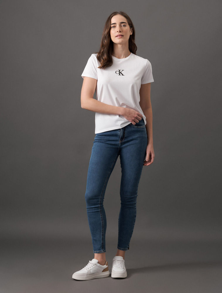 CF5OC01BC161_0900_3-CAMISETA-MC-CKJ-FEM-CK-RUBBER-PATCH