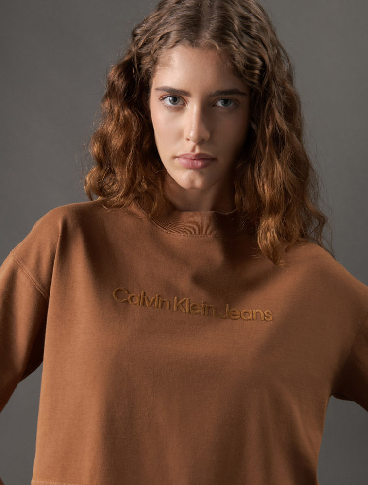 CF5OC01BC195_0769_4-CAMISETA-CKJ-FEM-LOGO-FLOCADO