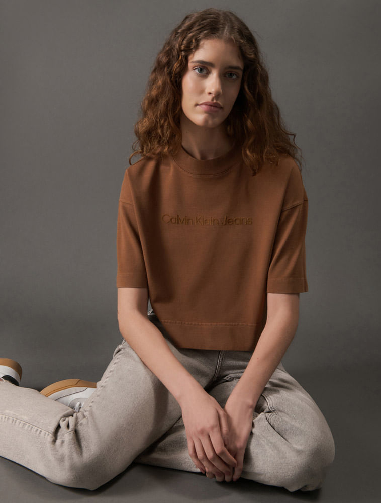 CF5OC01BC195_0769_5-CAMISETA-CKJ-FEM-LOGO-FLOCADO
